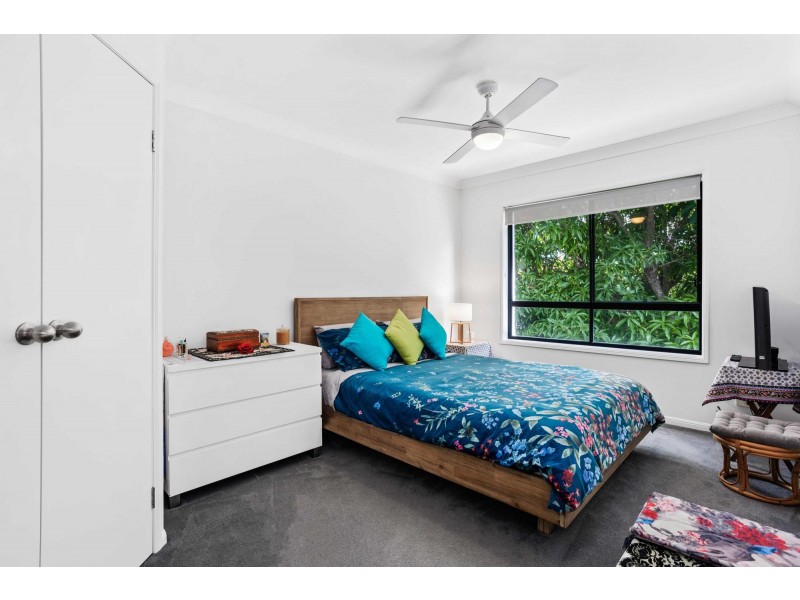 33/16-24 Purli Street, Chevron Island QLD 4217
