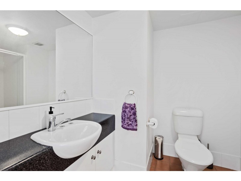 33/16-24 Purli Street, Chevron Island QLD 4217