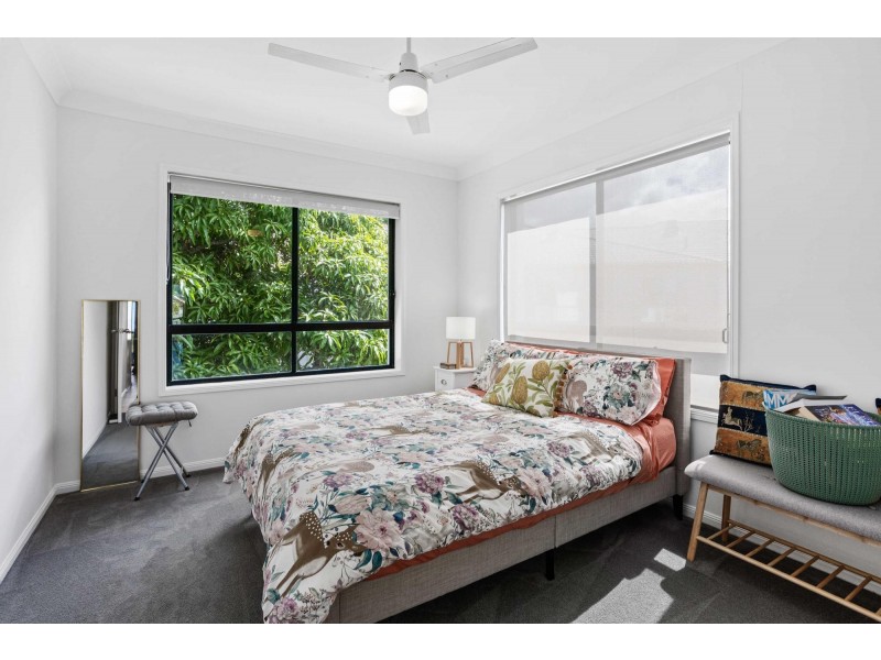 33/16-24 Purli Street, Chevron Island QLD 4217