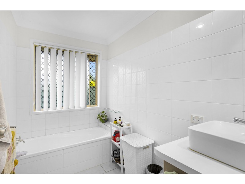 11 Tattler Way, Burleigh Waters QLD 4220
