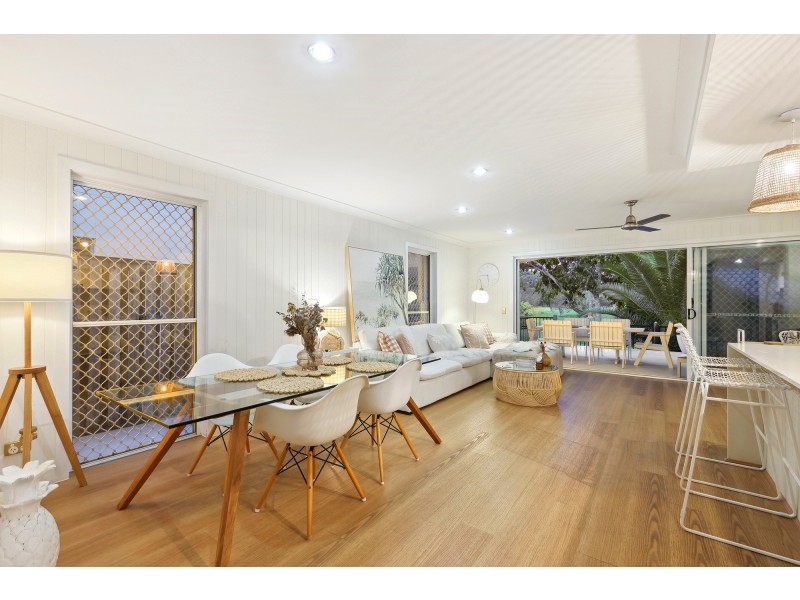 92 Verona Circuit, Burleigh Waters QLD 4220