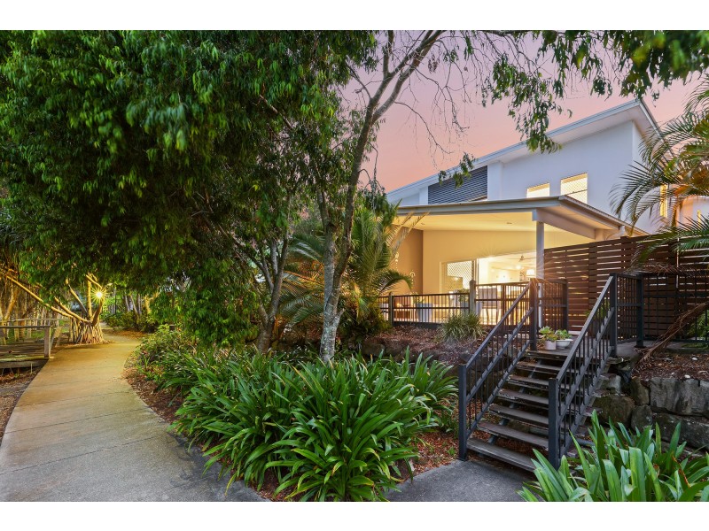 92 Verona Circuit, Burleigh Waters QLD 4220