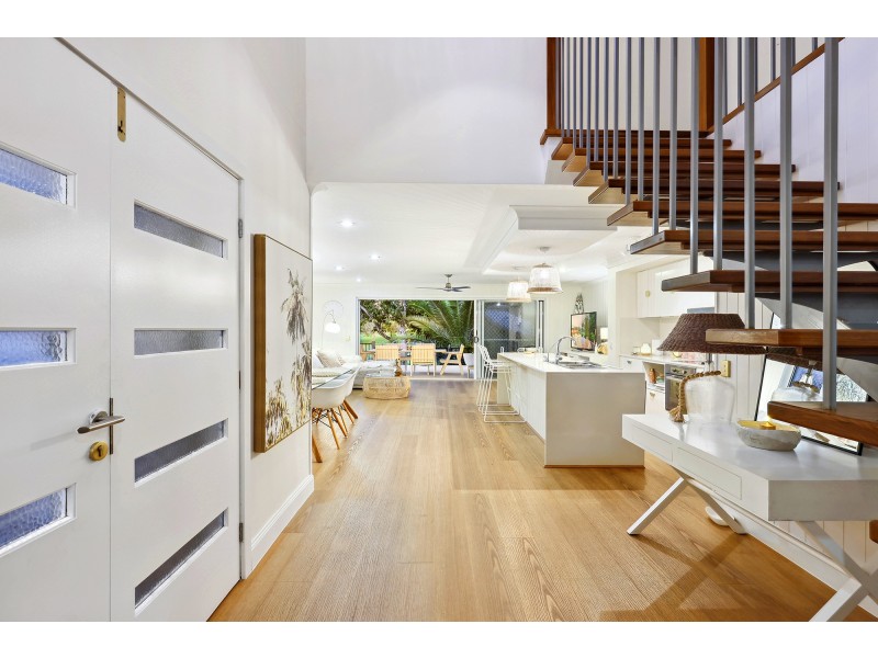 92 Verona Circuit, Burleigh Waters QLD 4220