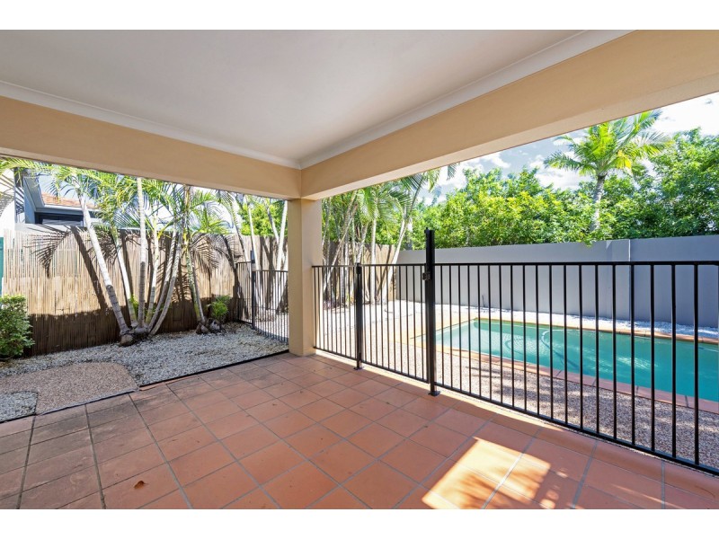 540 Oyster Cove Promenade, Helensvale QLD 4212