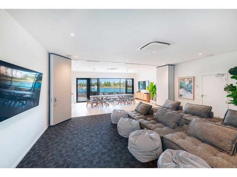 124 North Quay Circuit, Hope Island QLD 4212