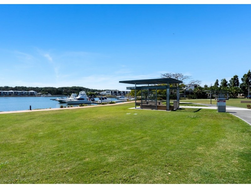 124 North Quay Circuit, Hope Island QLD 4212