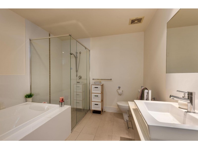 216/1 Toombul Avenue, Miami QLD 4220