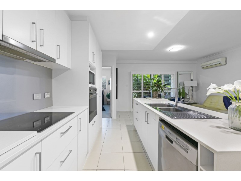 3/2312 Gold Coast Highway, Mermaid Beach QLD 4218