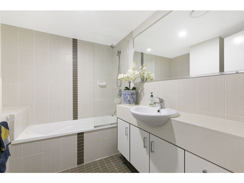 3/2312 Gold Coast Highway, Mermaid Beach QLD 4218
