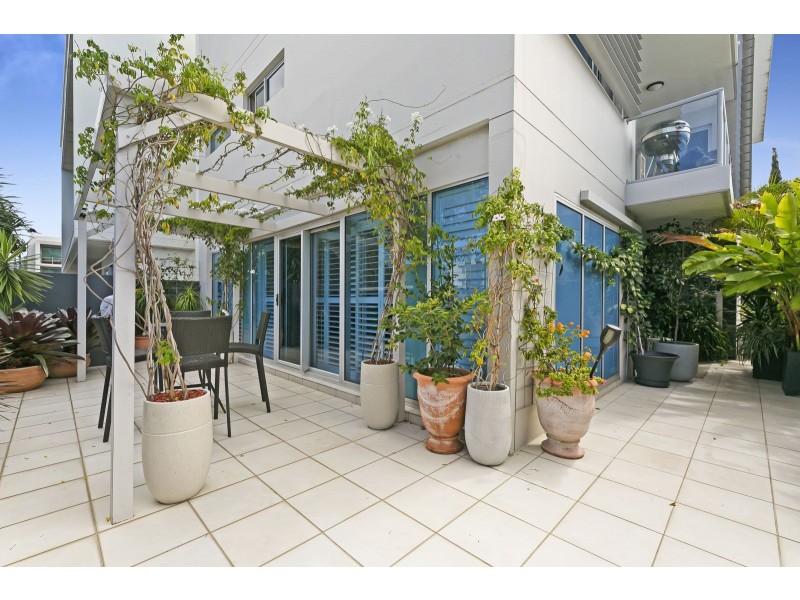 3/2312 Gold Coast Highway, Mermaid Beach QLD 4218