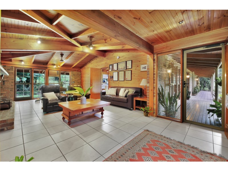 15 Thredbo Drive, Worongary QLD 4213