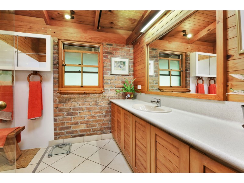 15 Thredbo Drive, Worongary QLD 4213