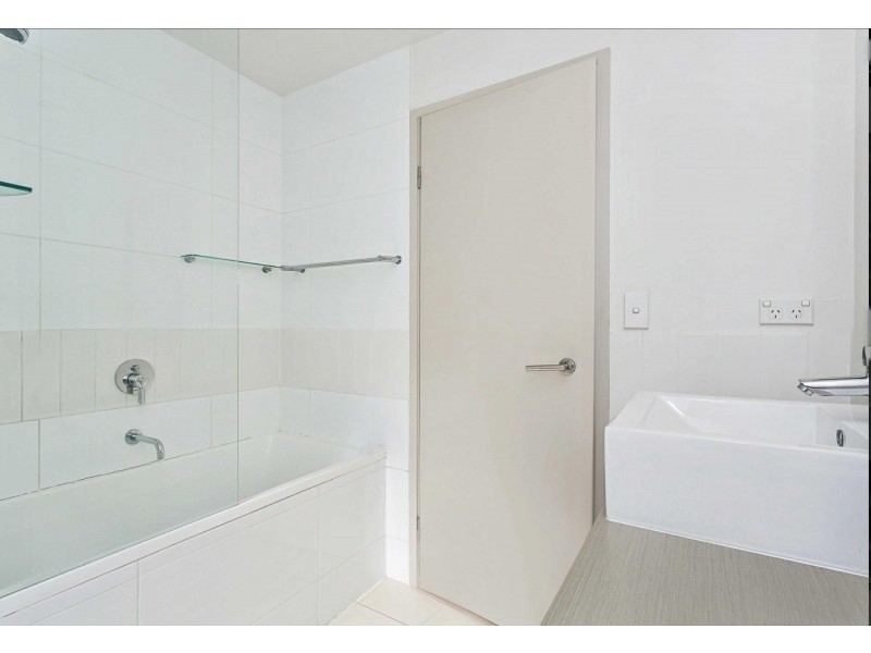 231/129 Laver Drive, Robina QLD 4226