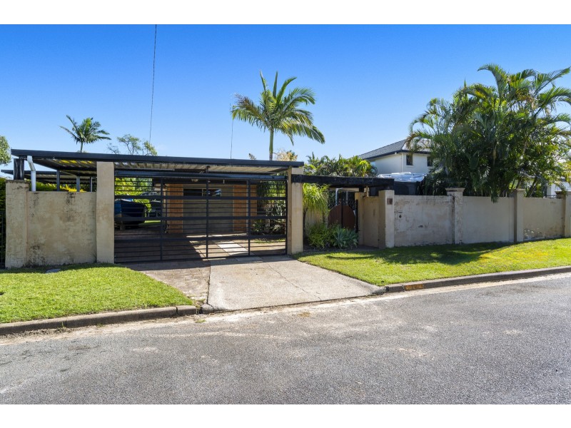 12 Adams Avenue, Miami QLD 4220