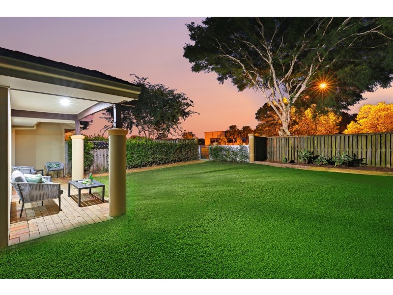 16/302 Christine Avenue, Varsity Lakes QLD 4227