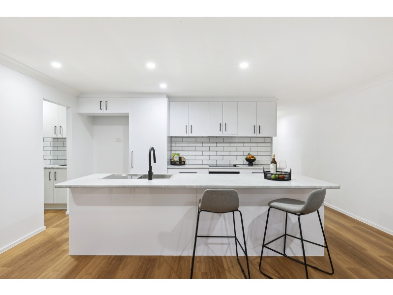 16/302 Christine Avenue, Varsity Lakes QLD 4227