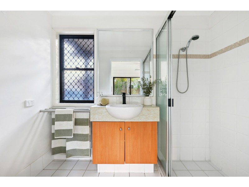 16/302 Christine Avenue, Varsity Lakes QLD 4227