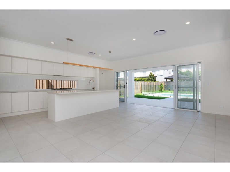 23 Sickle Avenue, Hope Island QLD 4212