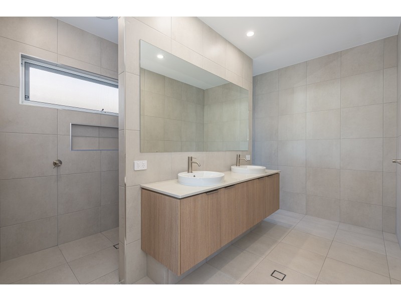 23 Sickle Avenue, Hope Island QLD 4212