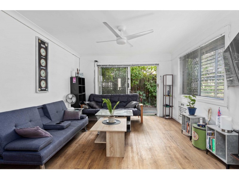 2/34-36 Tarcoola Crescent, Chevron Island QLD 4217