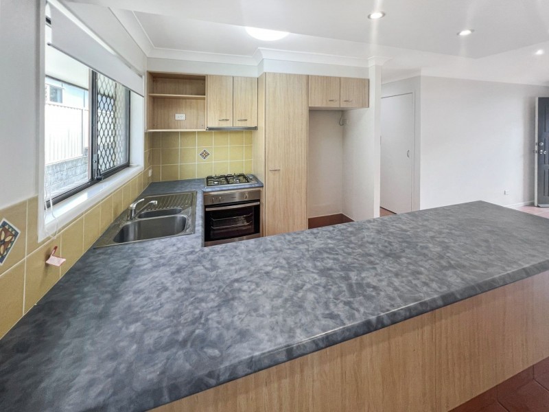 2/35 Terrigal Crescent, Southport QLD 4215