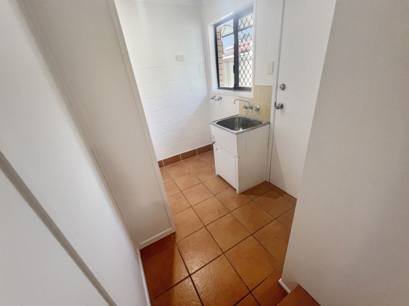 2/35 Terrigal Crescent, Southport QLD 4215