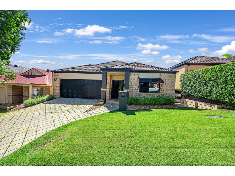 5 Ferndahl Drive, Varsity Lakes QLD 4227