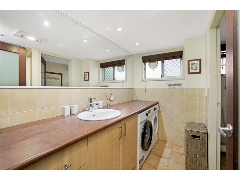 4/70 Marine Parade, Miami QLD 4220