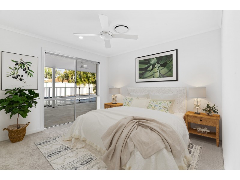 4 Silkyoak Court, Burleigh Waters QLD 4220