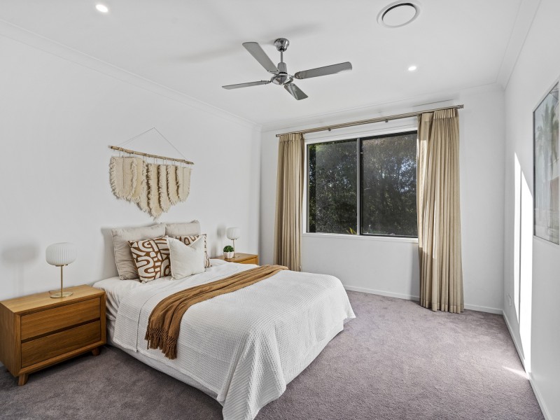 10 Wilcox Close, Reedy Creek QLD 4227