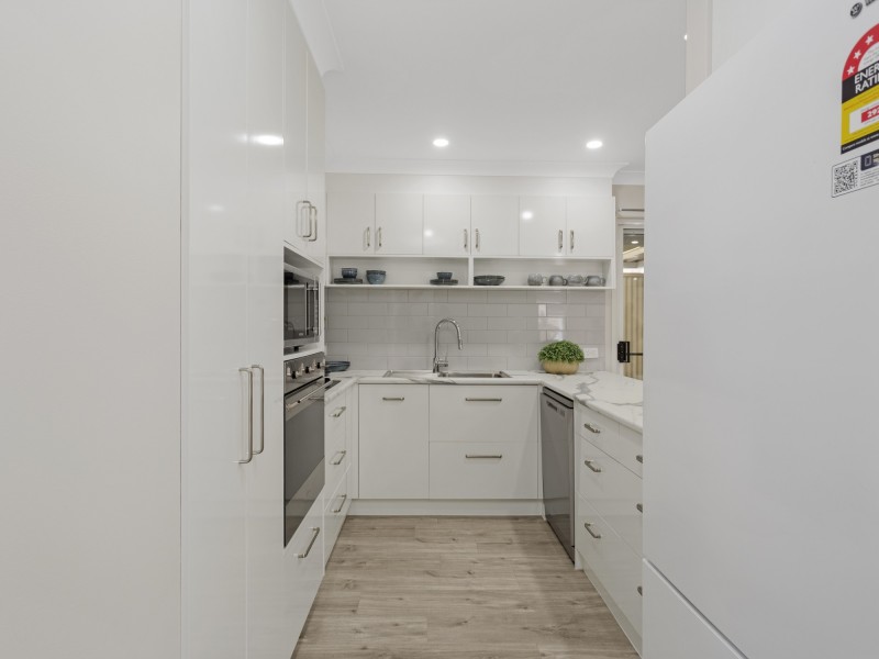 5 Summerwine Street, Burleigh Waters QLD 4220