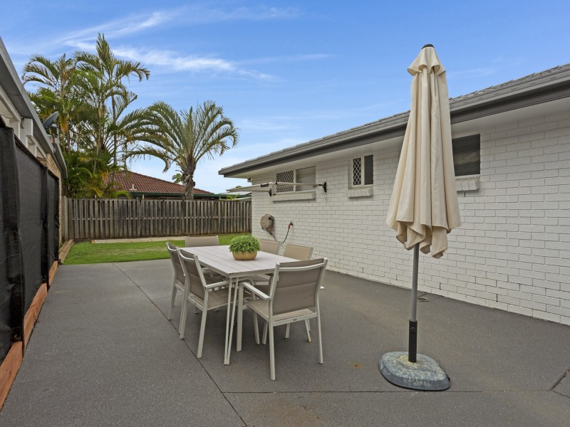 5 Summerwine Street, Burleigh Waters QLD 4220