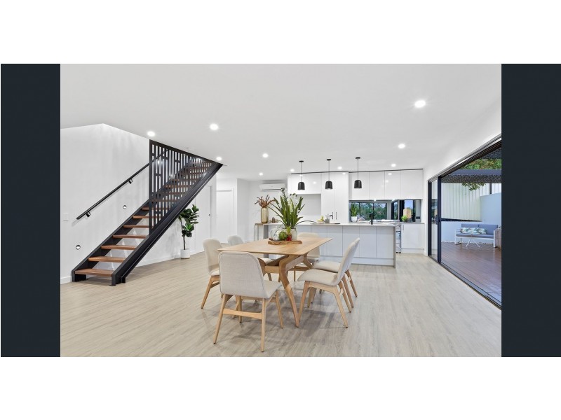 2/14 Pinehurst Place, Robina QLD 4226