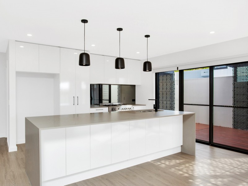 2/14 Pinehurst Place, Robina QLD 4226