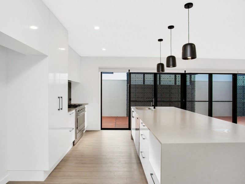 2/14 Pinehurst Place, Robina QLD 4226