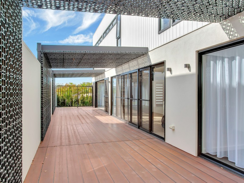 2/14 Pinehurst Place, Robina QLD 4226
