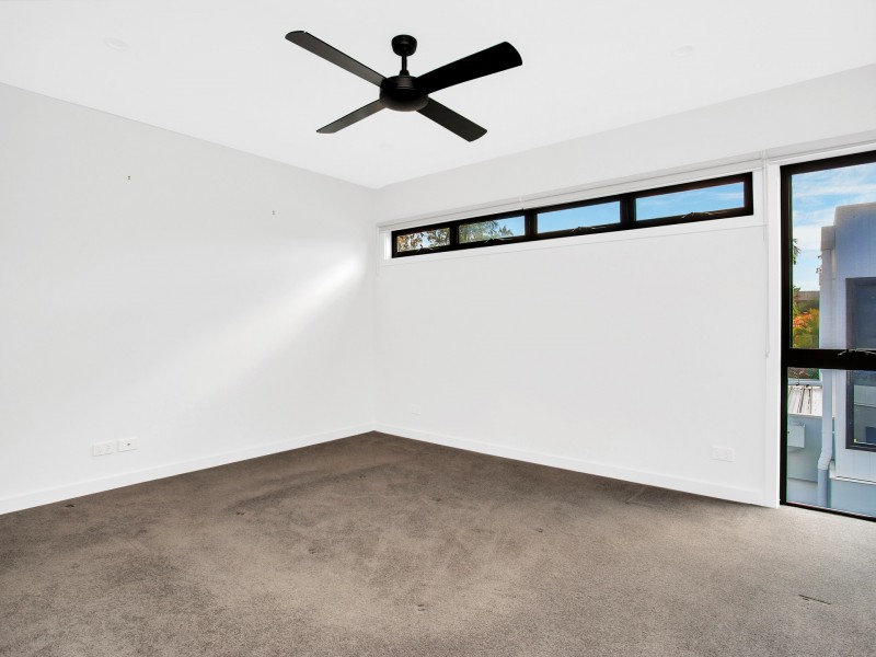 2/14 Pinehurst Place, Robina QLD 4226
