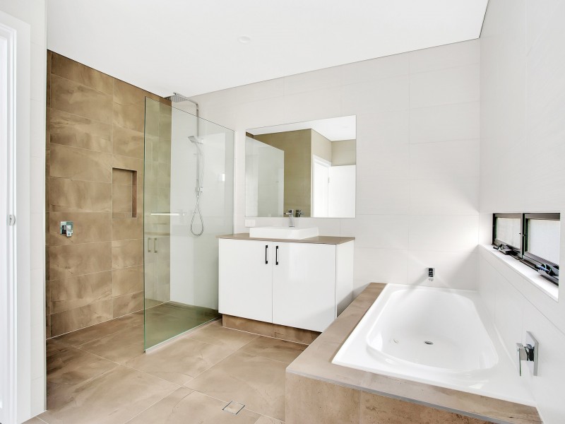 2/14 Pinehurst Place, Robina QLD 4226