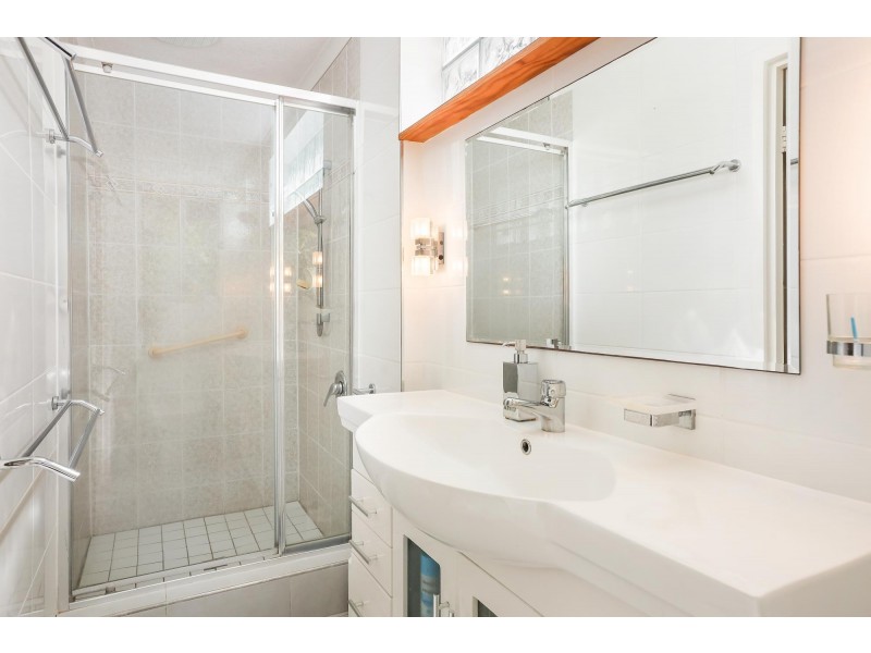 22 Viscount Drive, Tallai QLD 4213
