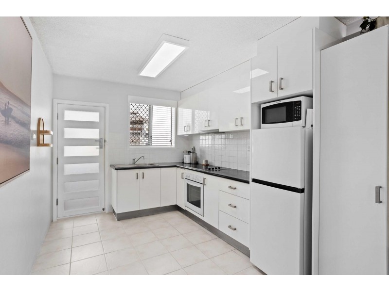 6/8-12 Marine Parade, Miami QLD 4220