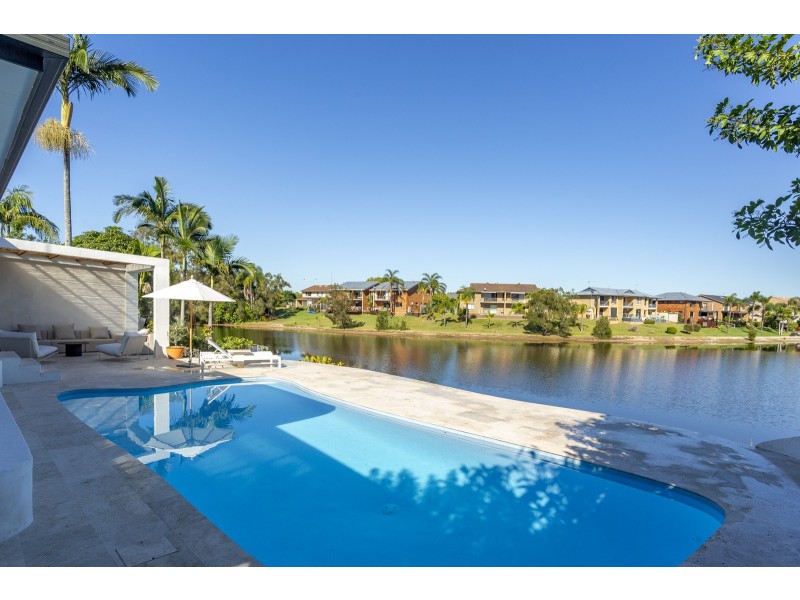 10 Spoonbill Court, Burleigh Waters QLD 4220