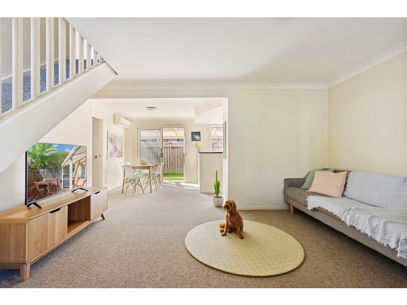 24/1 Warbler Parade, Varsity Lakes QLD 4227