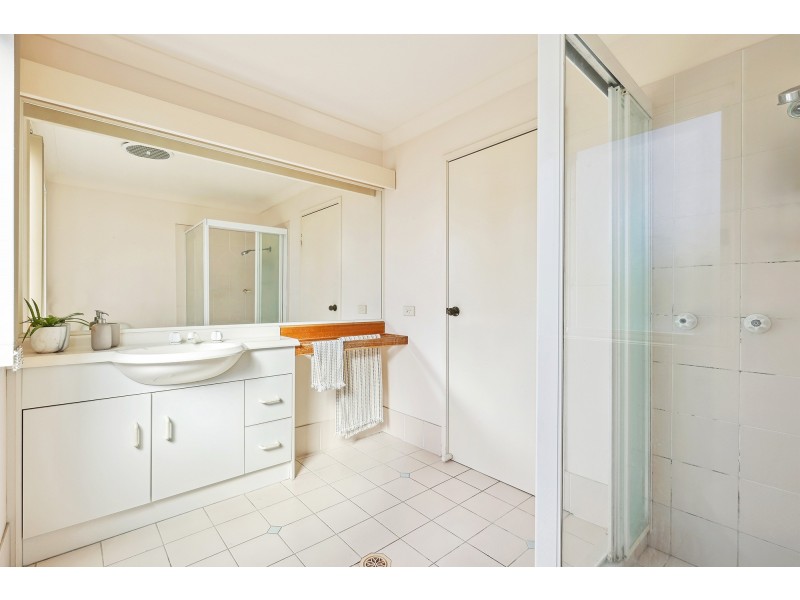 24/1 Warbler Parade, Varsity Lakes QLD 4227