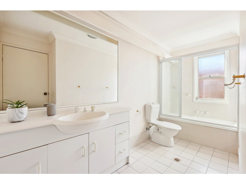 24/1 Warbler Parade, Varsity Lakes QLD 4227