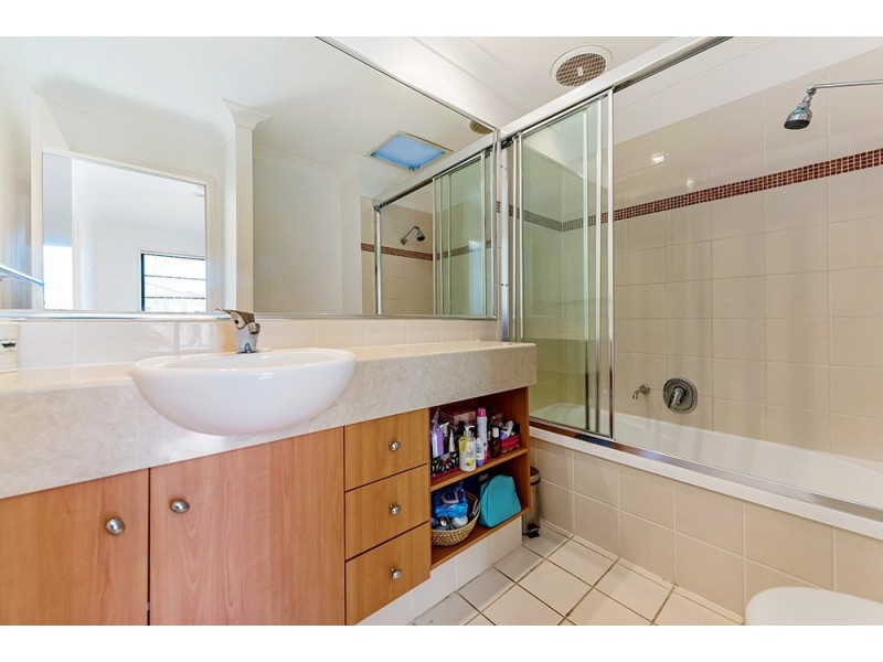 3/302 Christine Avenue, Varsity Lakes QLD 4227