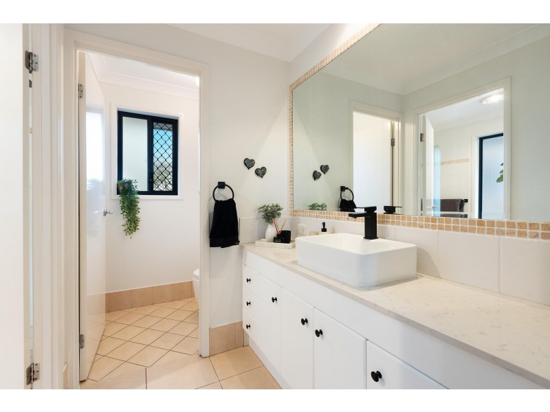 17 Marriott Way, Highland Park QLD 4211