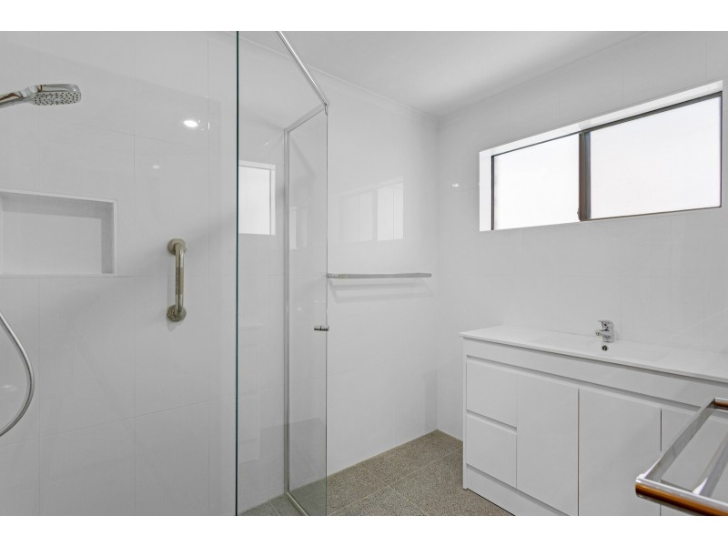 1/96 Christine Avenue, Burleigh Waters QLD 4220