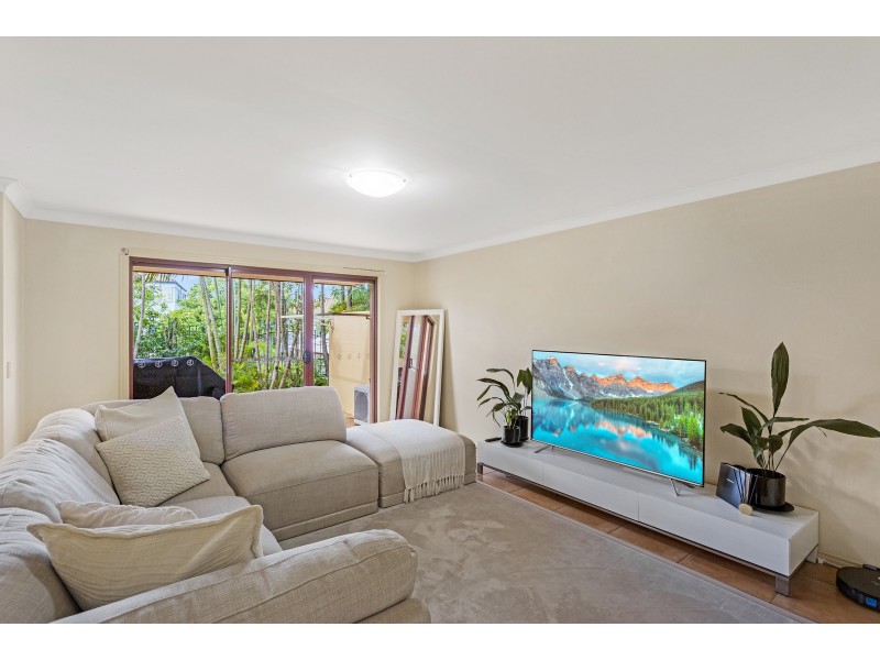10/8 Woody Views Way, Robina QLD 4226
