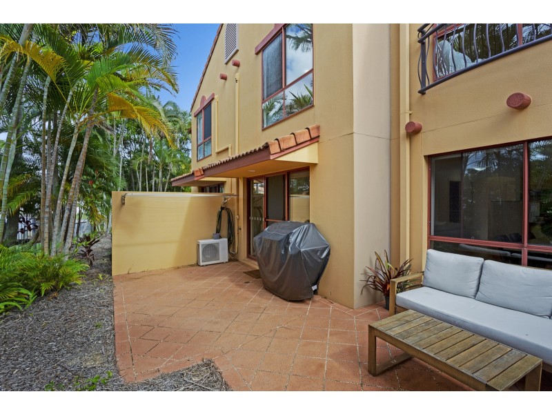 10/8 Woody Views Way, Robina QLD 4226