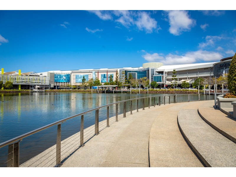 10/8 Woody Views Way, Robina QLD 4226